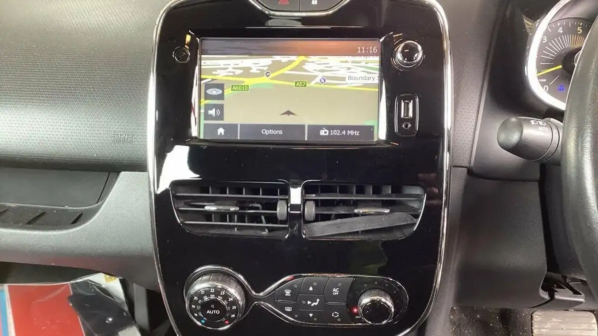 2014-renault-clio-15dci-dynamique-s-medianav-edc-auto-big-11