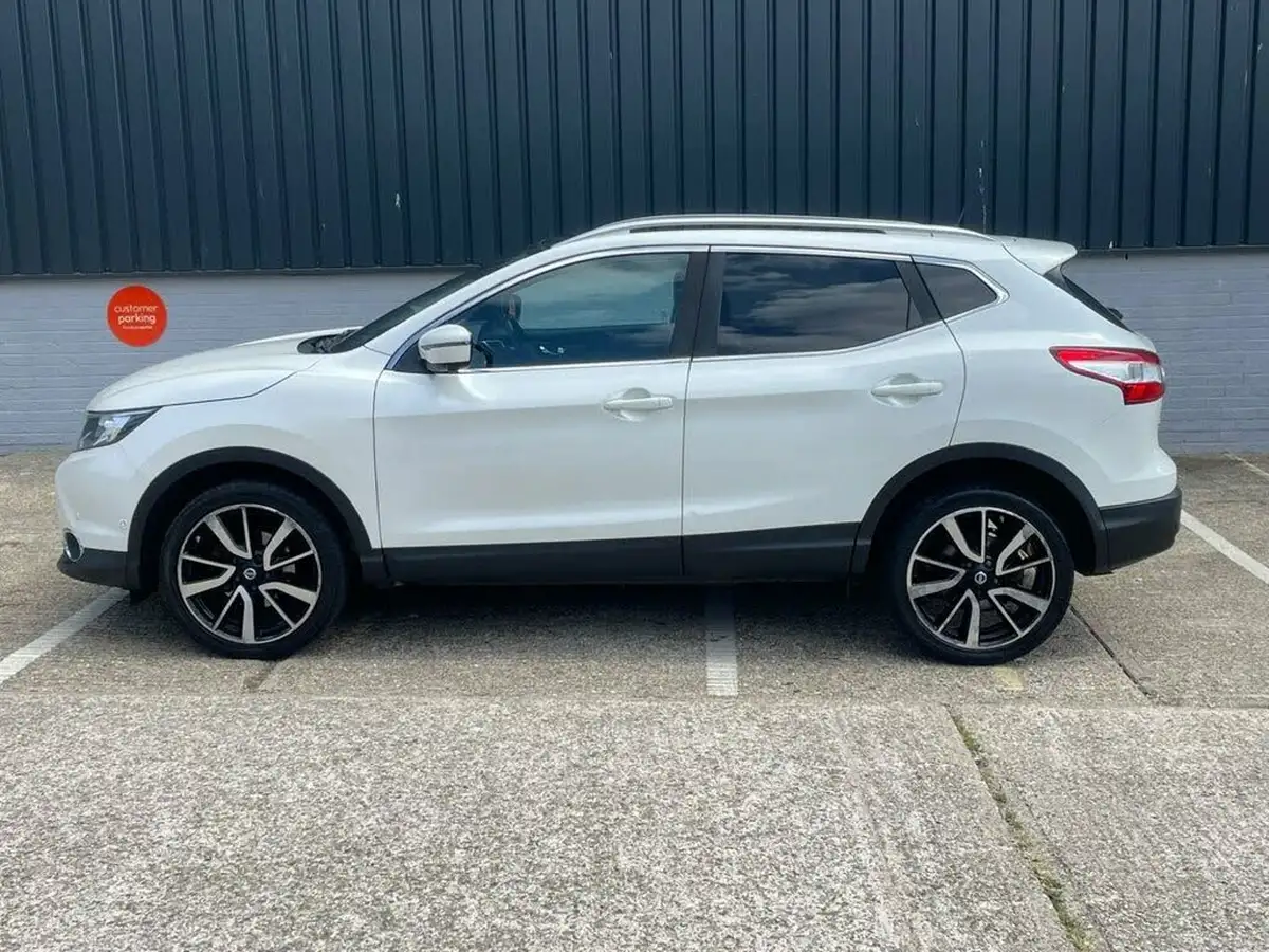 2016-nissan-qashqai-15dci-tekna-big-75