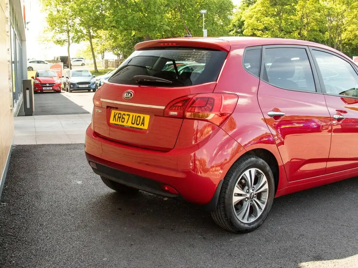 2017-kia-venga-16-4-auto-big-7