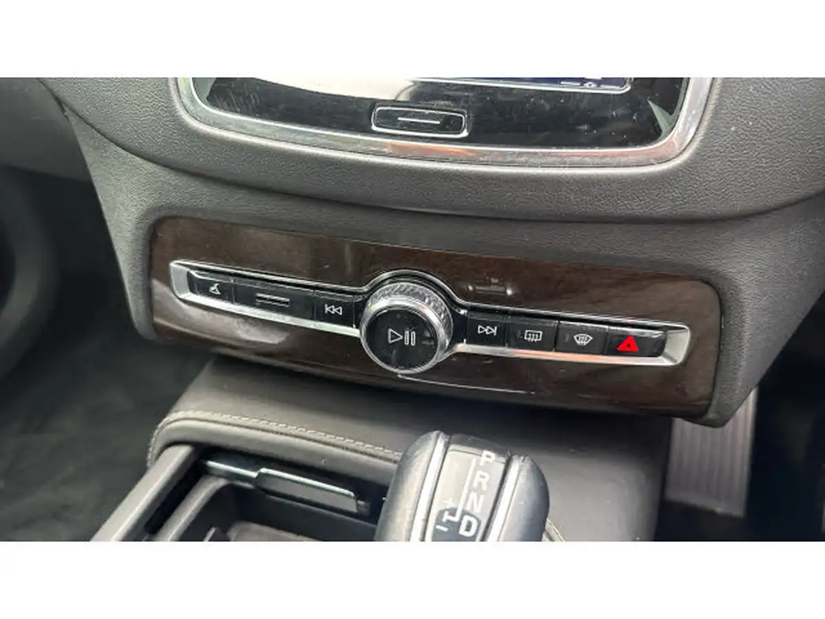2017-volvo-xc90-20td-d5-inscription-auto-big-25