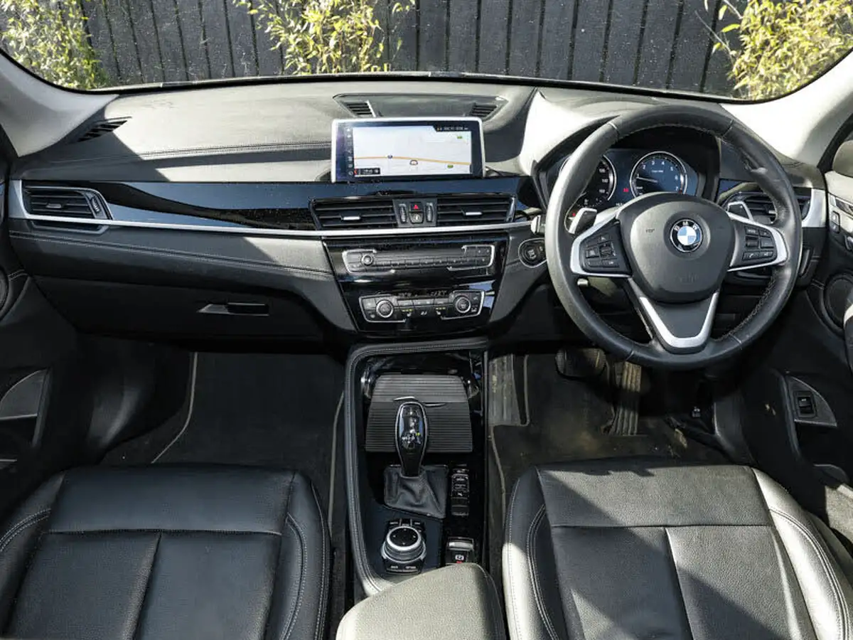 2019-bmw-x1-20-sdrive-20i-xline-sdrive20i-big-2