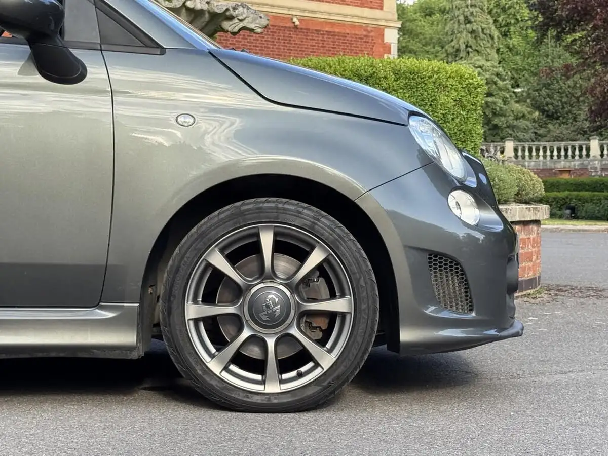 2016-abarth-500c-14-tjet-595c-big-41