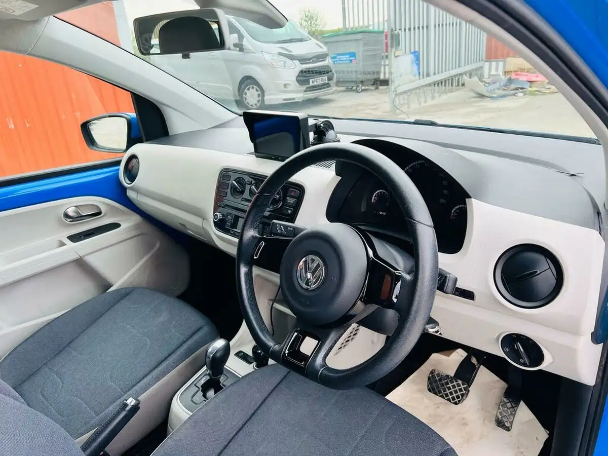 2015-volkswagen-up-big-25