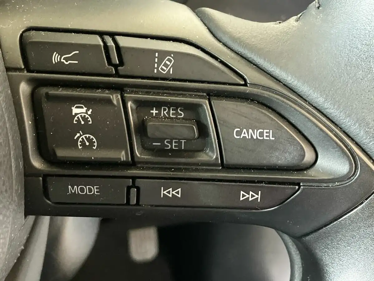 2023-toyota-yaris-cross-15-vvt-i-excel-awd-i-big-43
