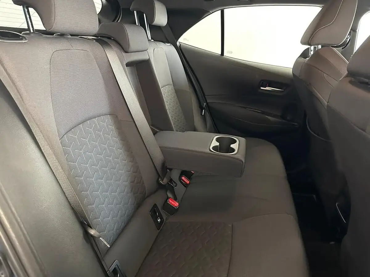 2021-toyota-corolla-18-vvt-i-icon-tech-trk-hatchback-5d-big-17
