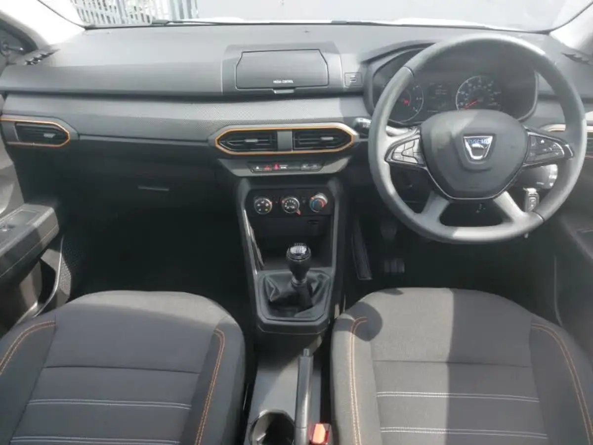 2022-dacia-sandero-stepway-10-tce-essential-90bhp-big-2