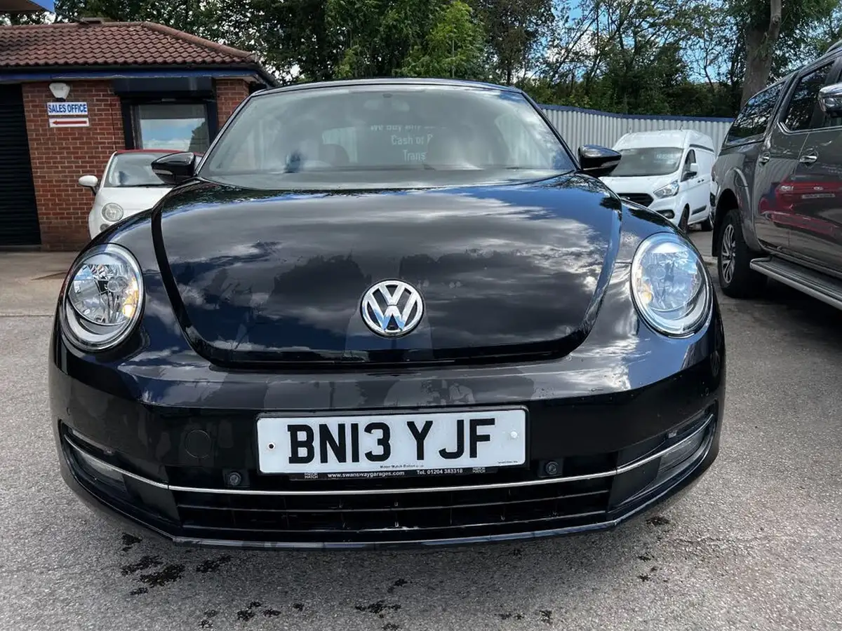 2013-volkswagen-beetle-20tdi-sport-hatchback-3d-big-1