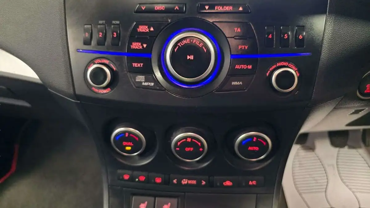 2012-mazda-mazda3-20-sport-navleather-big-35