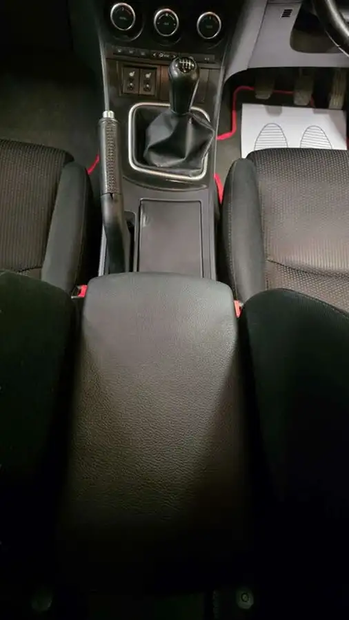 2012-mazda-mazda3-20-sport-navleather-big-11