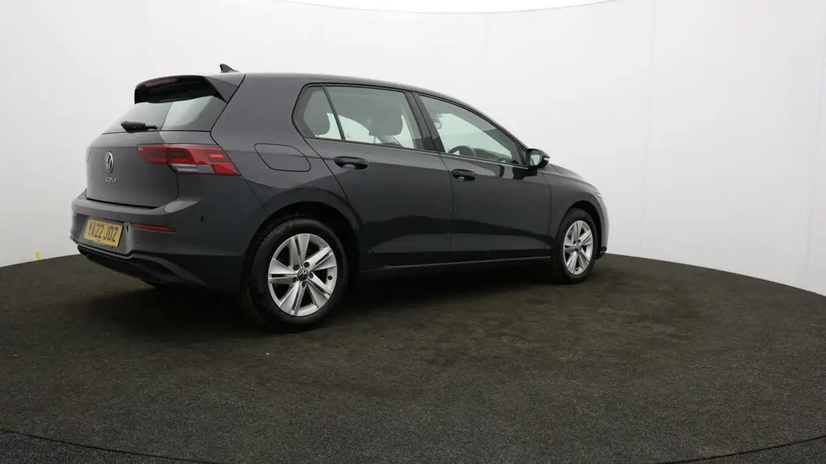 2022-volkswagen-golf-20tdi-life-hatchback-big-24