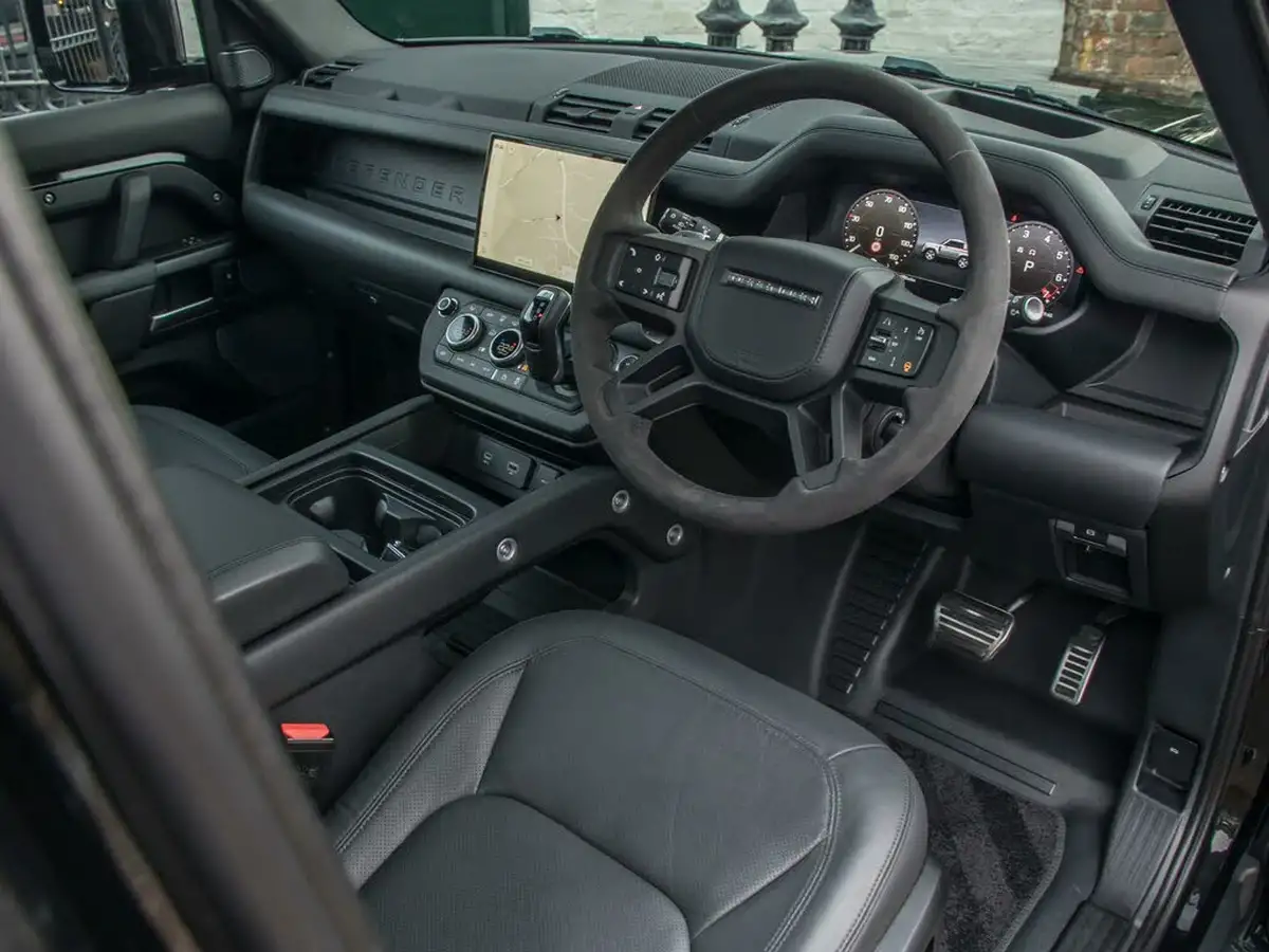 2022-land-rover-90-defender-50-p525-v8-big-19