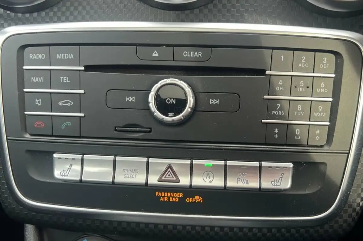 2016-mercedes-benz-a-class-21d-a200d-sport-premium-plusss-big-35