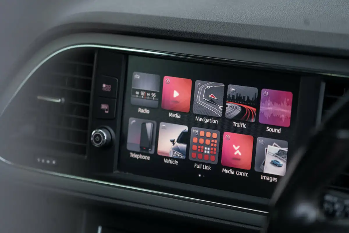 2018-seat-leon-10-tsi-se-dynamic-hatchback-big-4