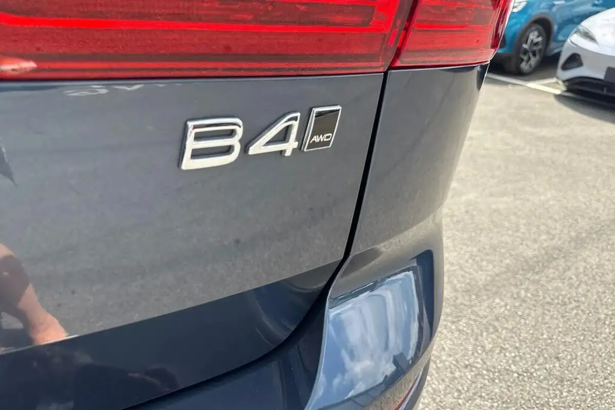 2021-volvo-xc60-20td-b4-r-design-awd-big-25