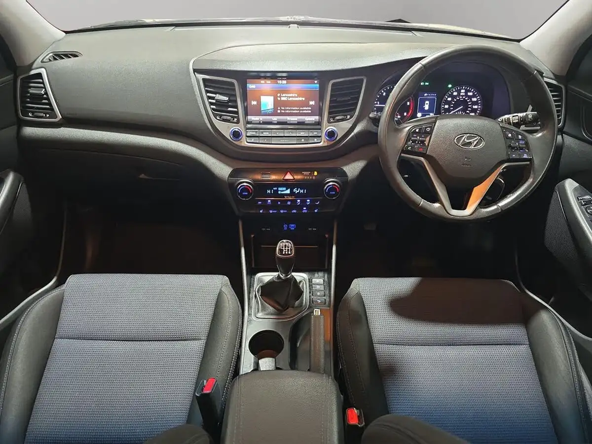 2016-hyundai-tucson-20crdi-blue-drive-se-nav-big-8