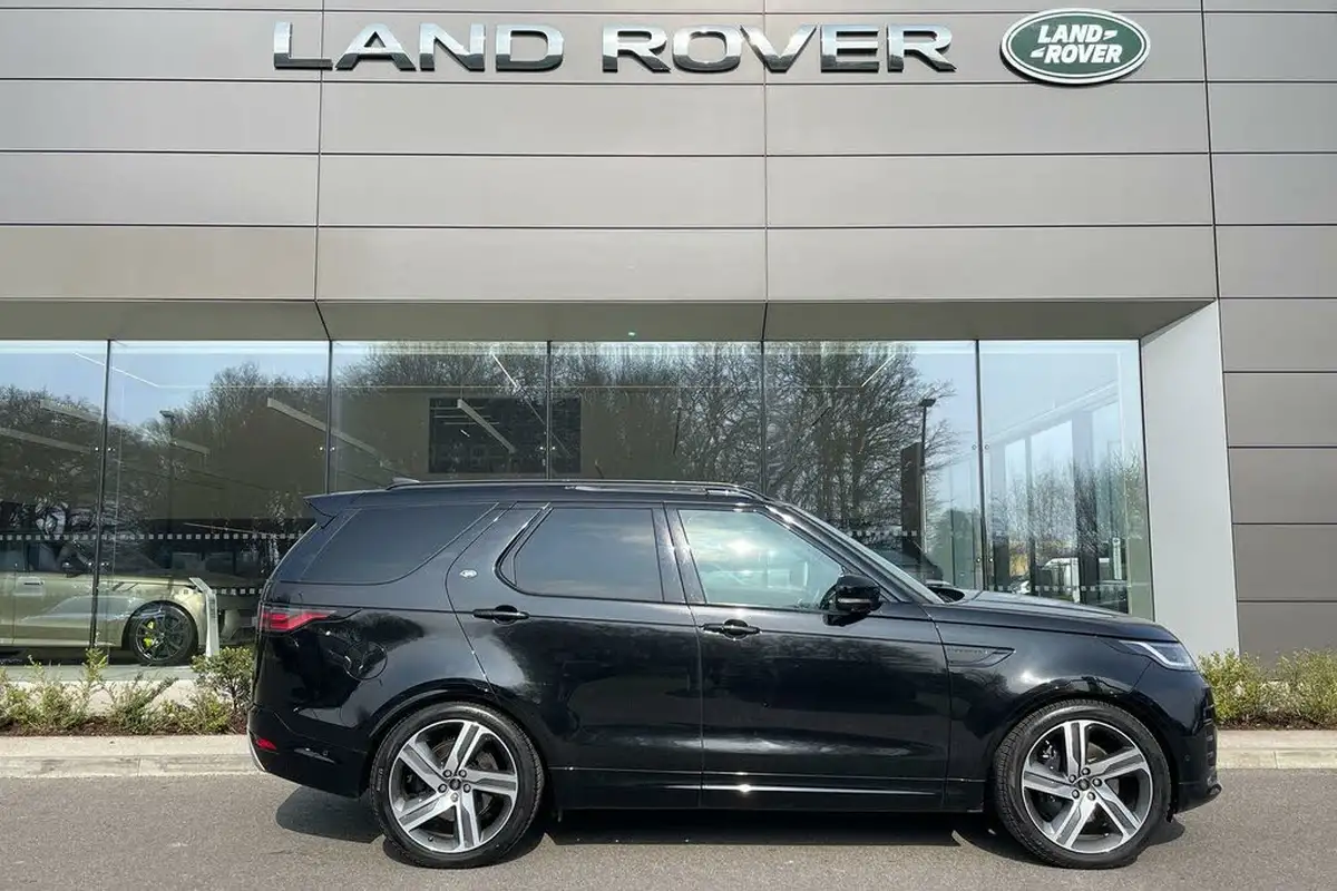 2024-land-rover-discovery-30-d300-metropolitan-edition-big-1