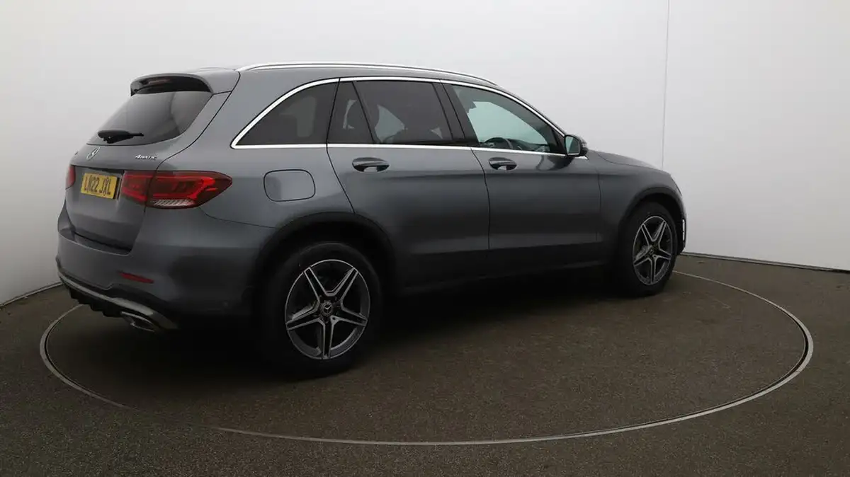 2022-mercedes-benz-glc-class-20d-glc220d-amg-line-195ps-station-wagon-5d-1950cc-4matic-plus-big-52