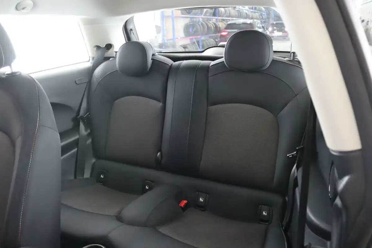 2021-mini-cooper-15-one-classic-3d-big-11