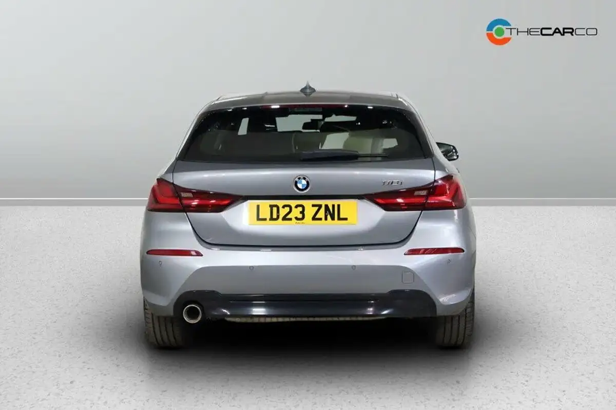 2023-bmw-1-series-15-118i-sport-dct-big-9