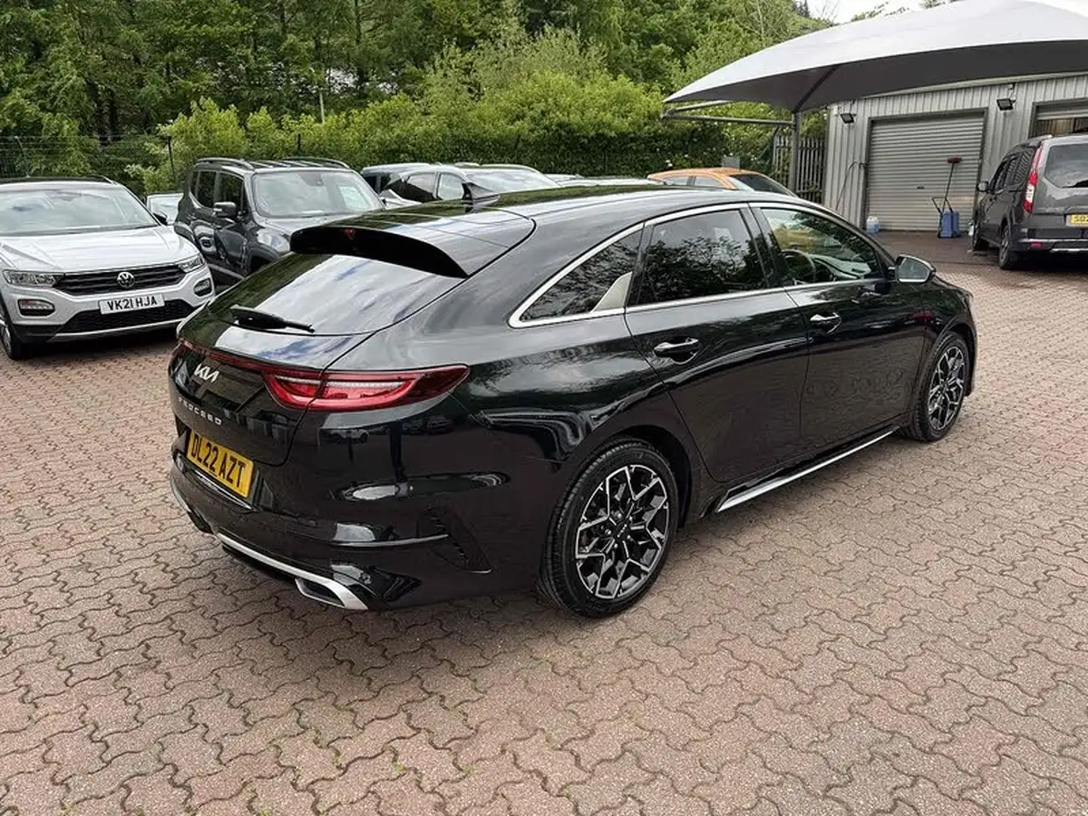 2022-kia-pro-ceed-15-t-gdi-gt-line-big-4