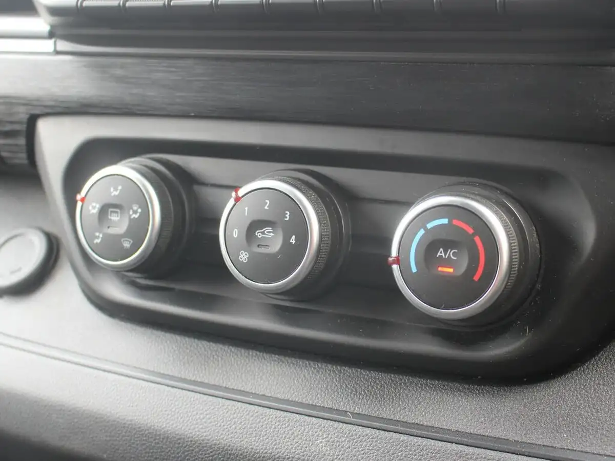 2023-renault-trafic-20dci-sl28-150-sport-big-43