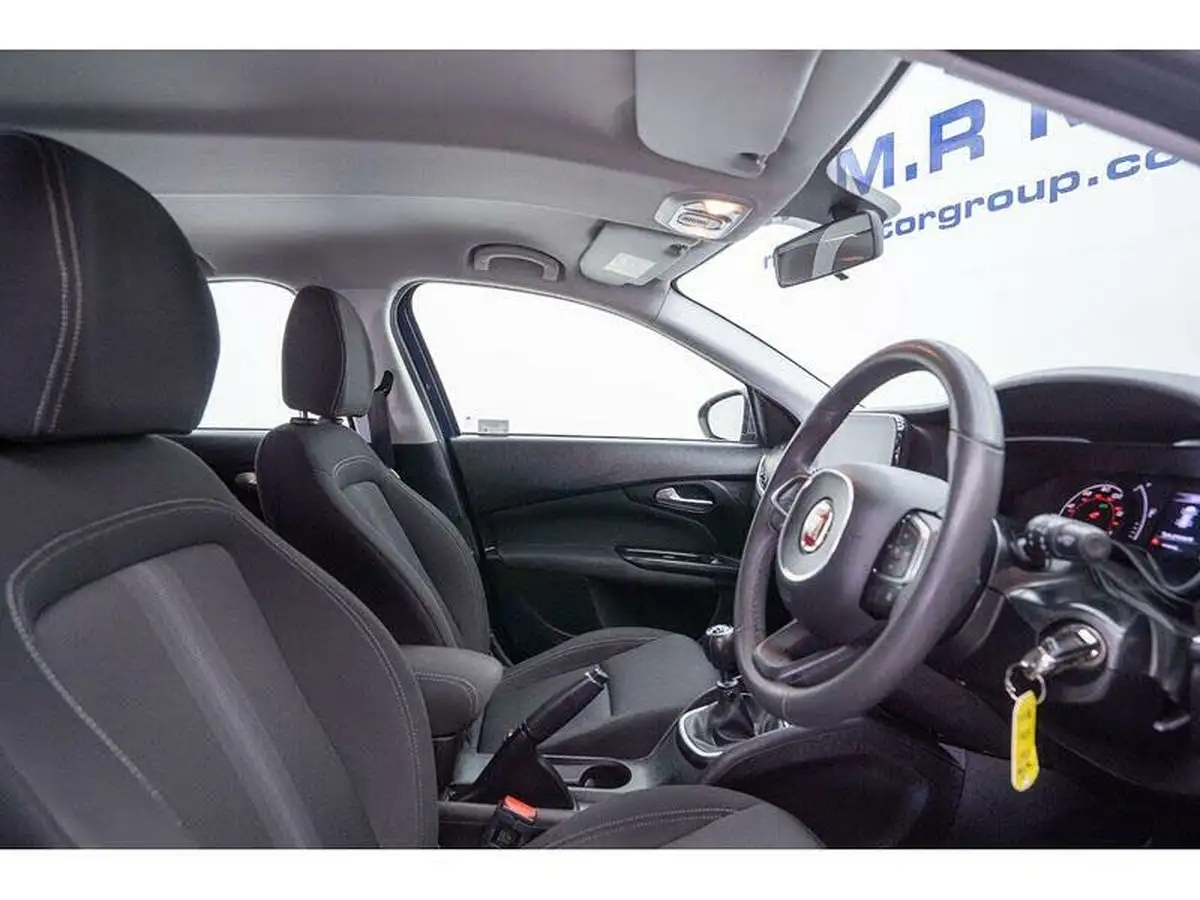 2020-fiat-tipo-14-mirror-more-big-18