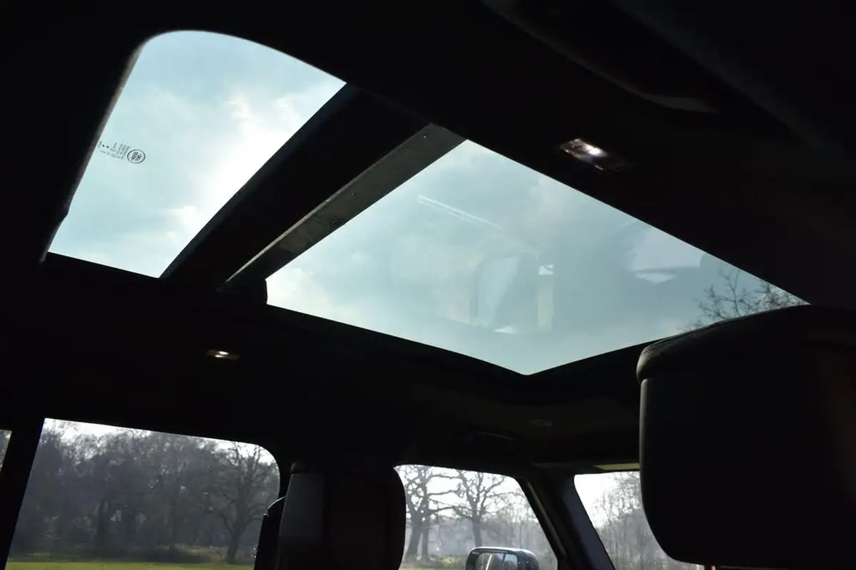 2021-land-rover-110-defender-30-d300-x-dynamic-se-big-40