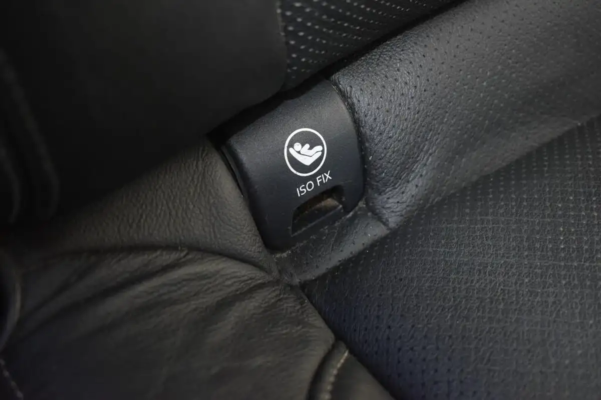 2021-land-rover-110-defender-30-d300-x-dynamic-se-big-16