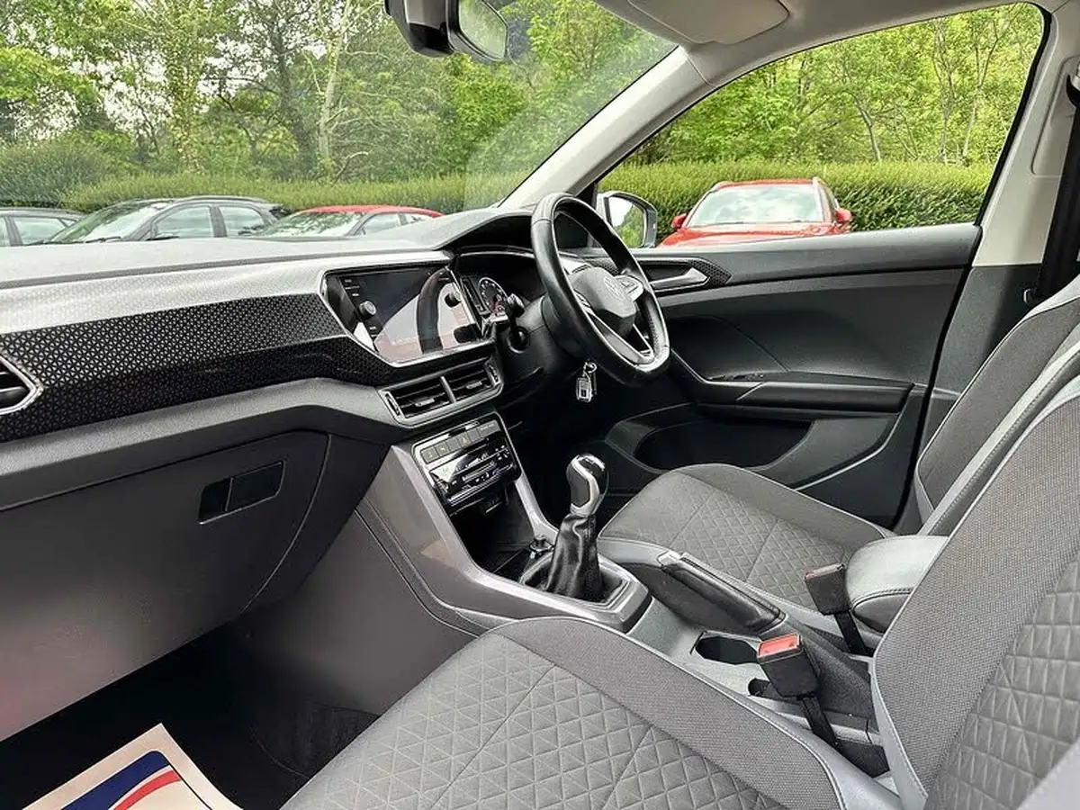 2022-volkswagen-t-cross-10-tsi-sel-big-1