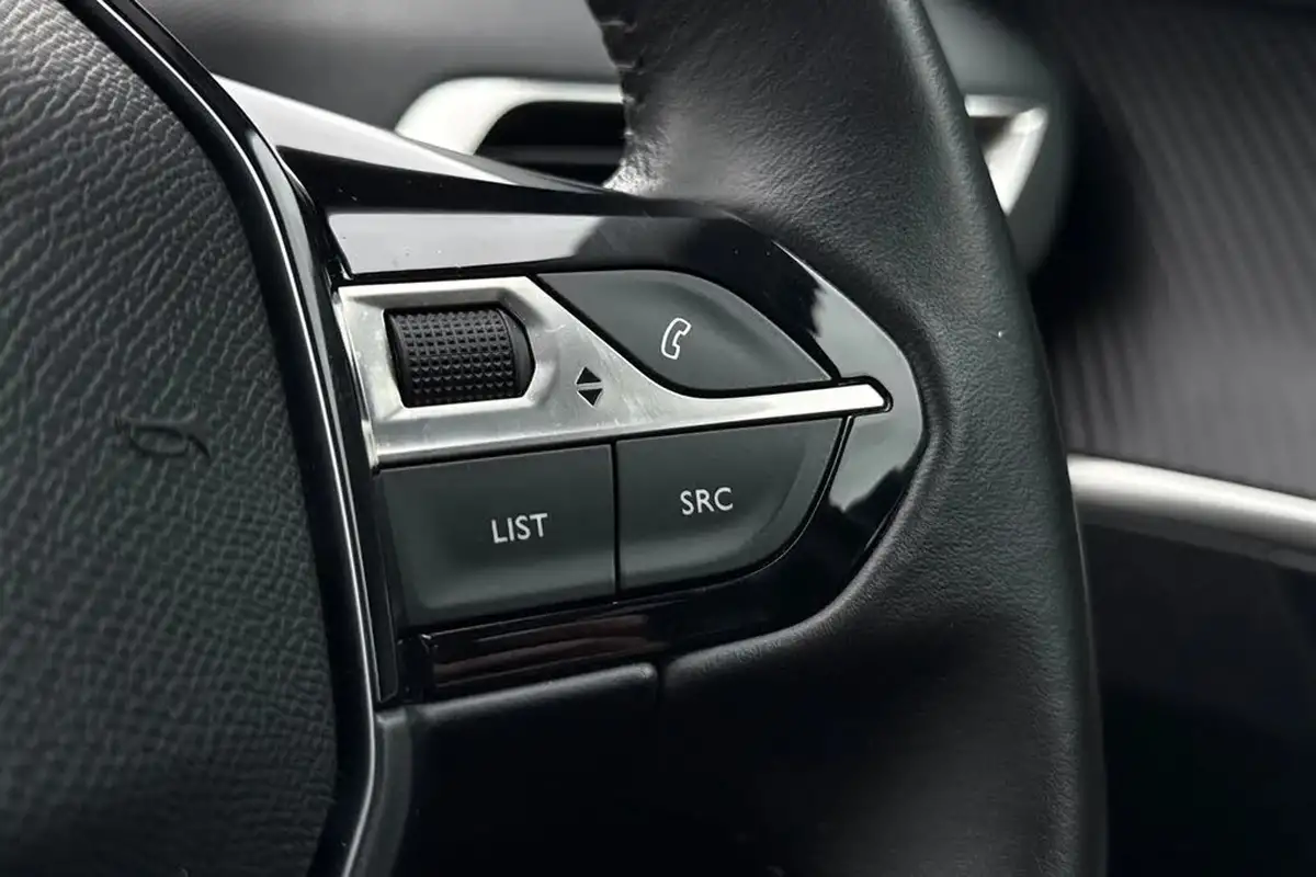 2022-peugeot-3008-suv-12-puretech-active-premium-big-34