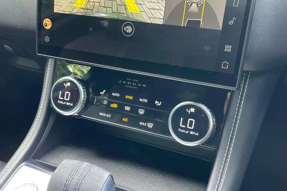 2022-jaguar-f-pace-20-p250-r-dynamic-black-big-19