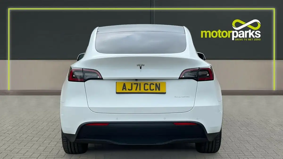 2022-tesla-model-y-e-long-range-big-3