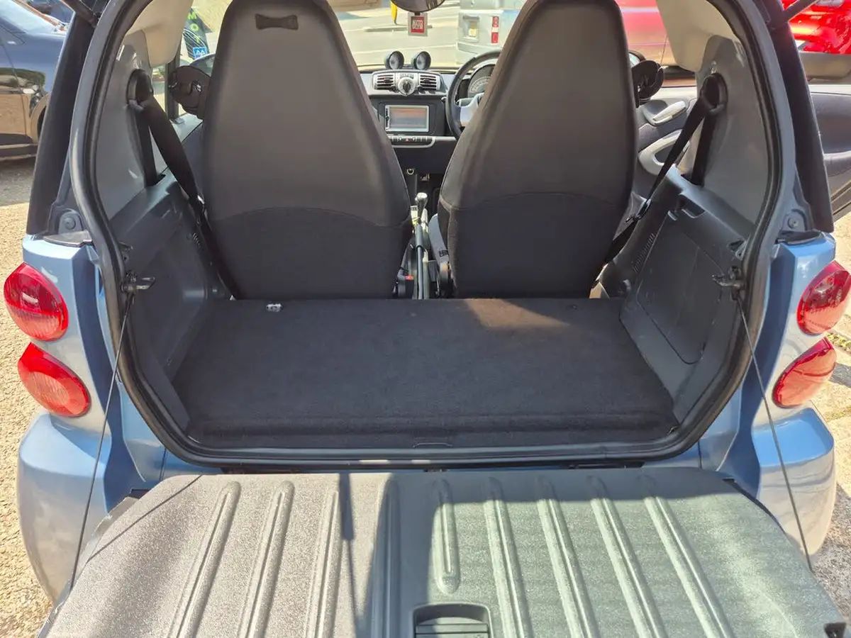 2011-smart-fortwo-08td-passion-coupe-softouch-big-11