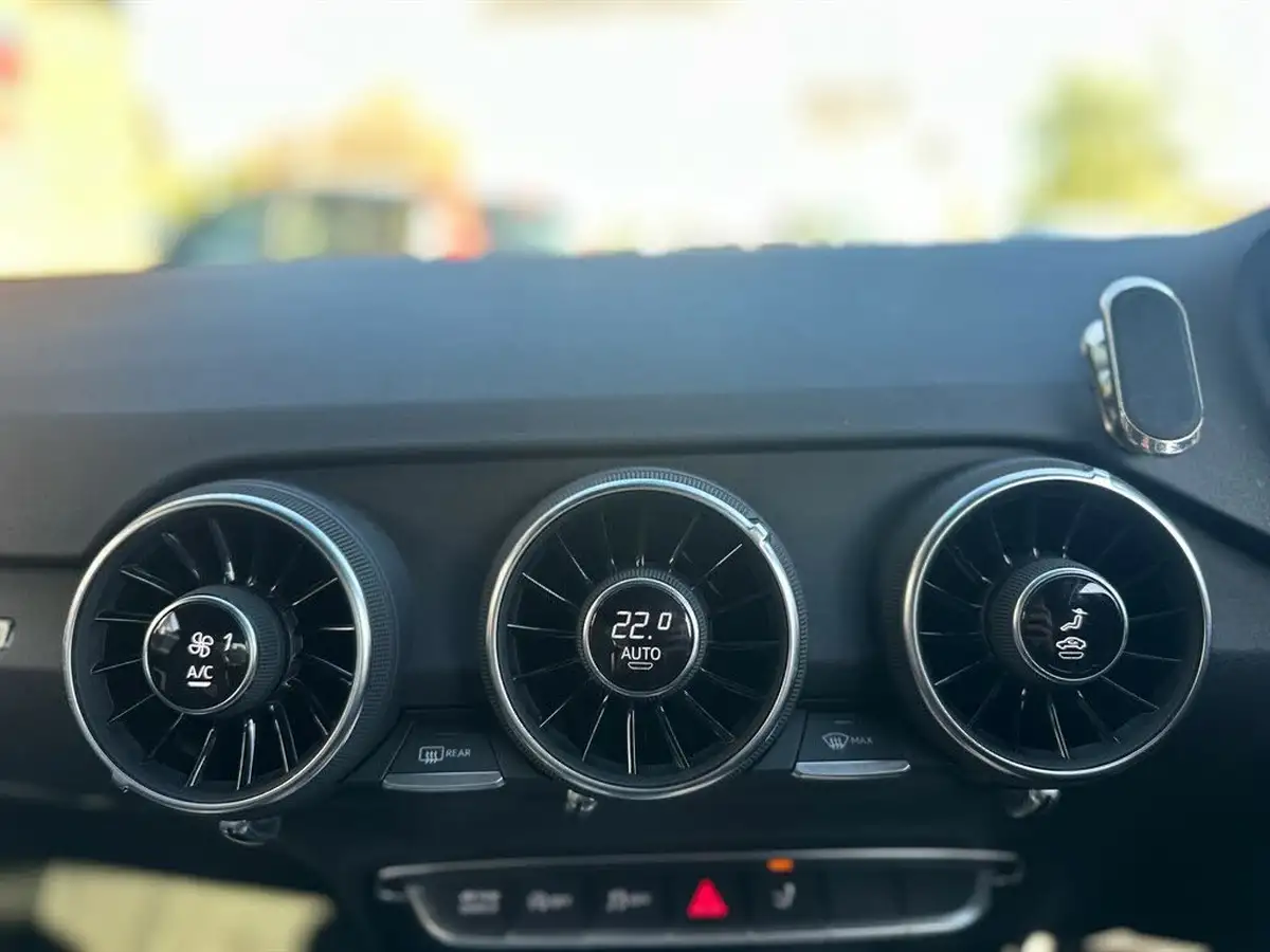2023-audi-tt-coupe-20-40-tfsi-s-line-big-11