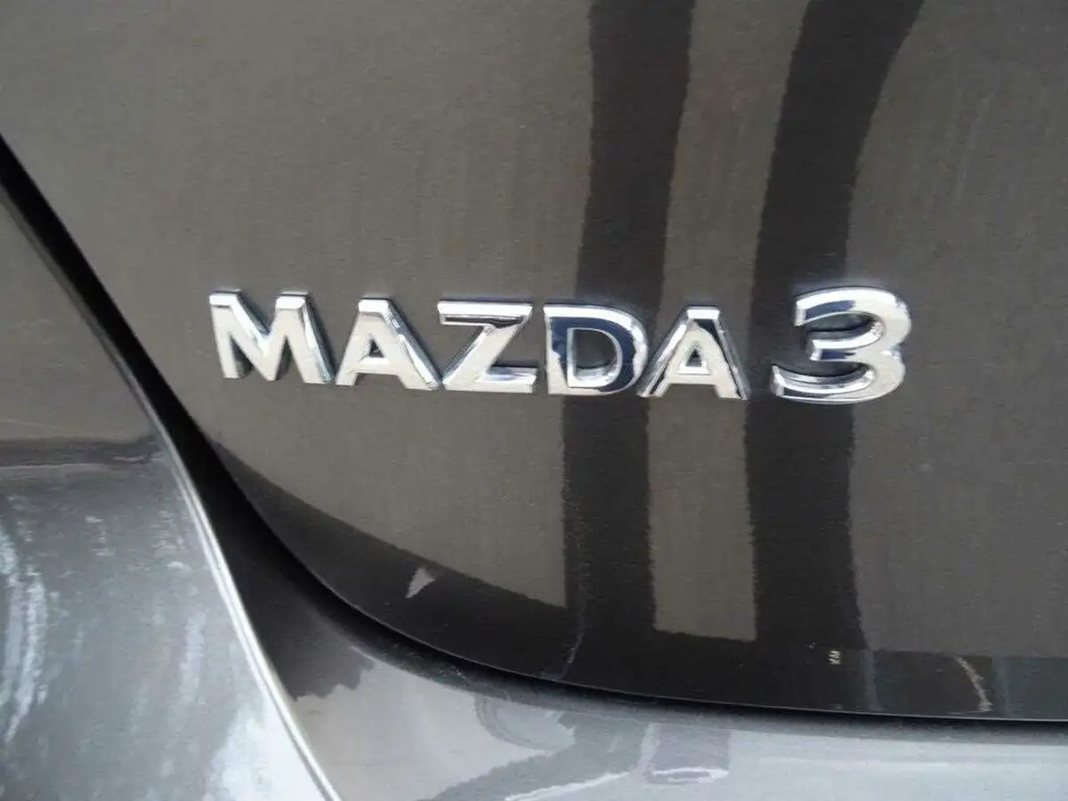 2025-mazda-mazda3-25-e-skyactiv-g-exclusive-line-big-17