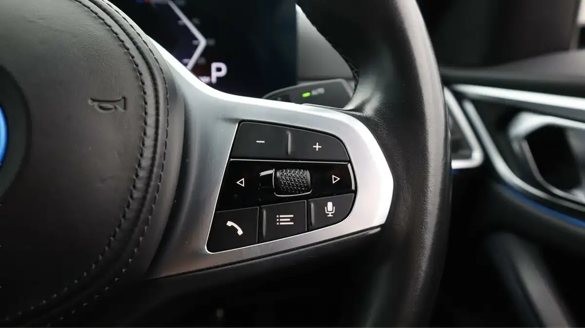 2022-bmw-i4-e-edrive40-m-sport-big-28