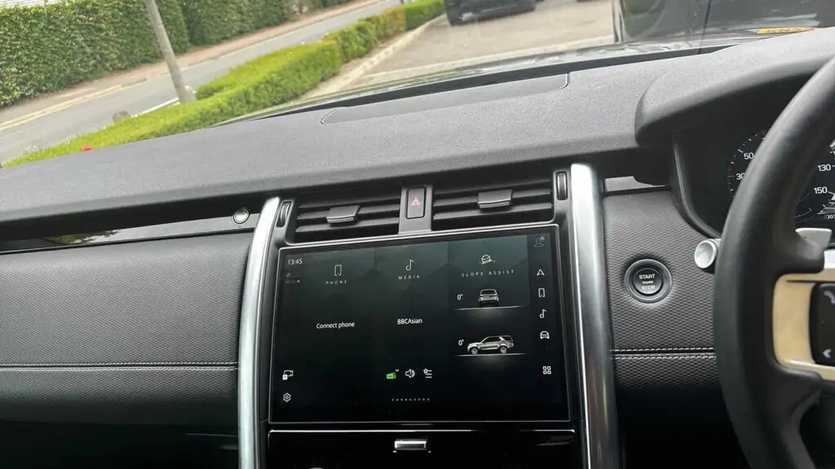 2023-land-rover-discovery-30-d300-commercial-dynamic-hse-big-10