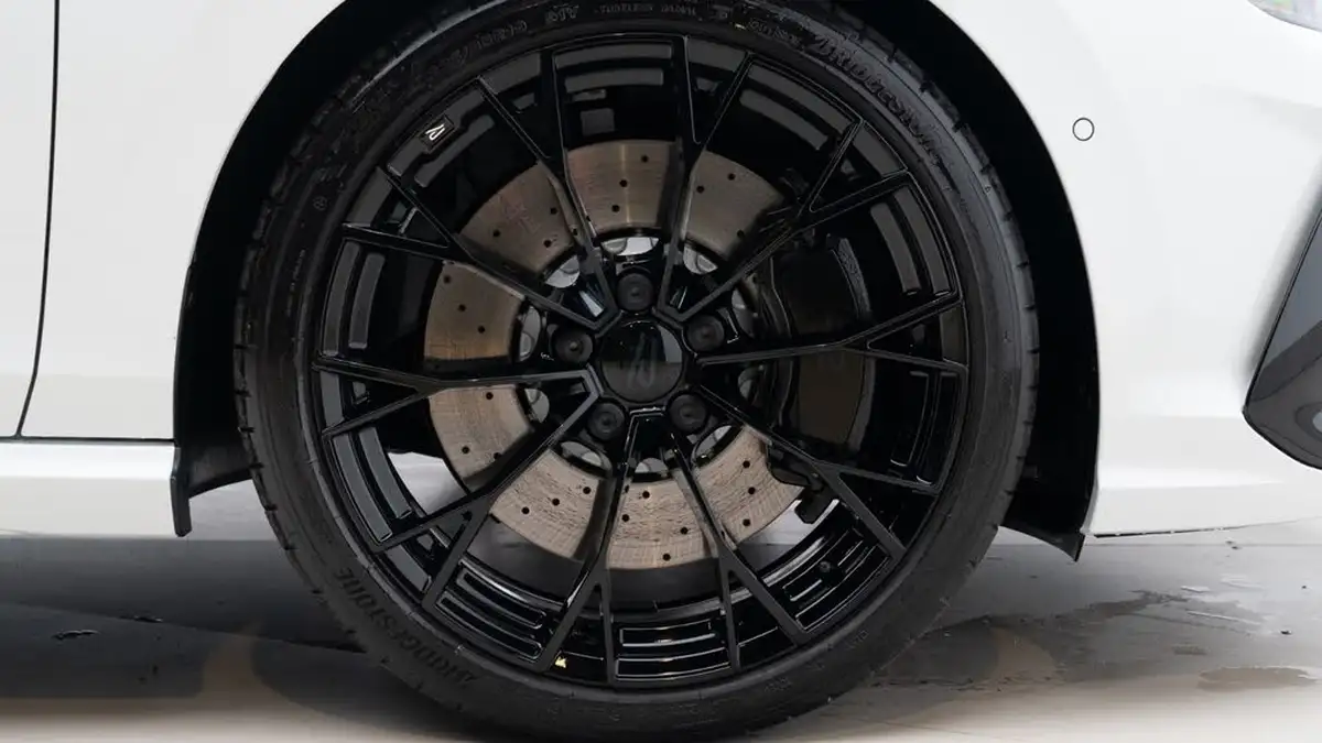 2025-volkswagen-golf-20-tsi-r-black-edition-big-13