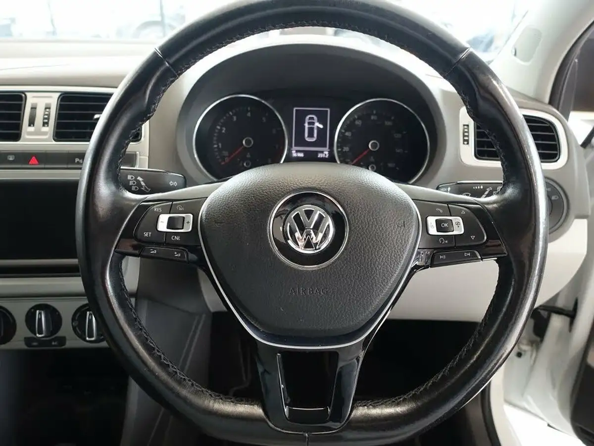 2017-volkswagen-polo-10-beats-65ps-ss-5d-big-3
