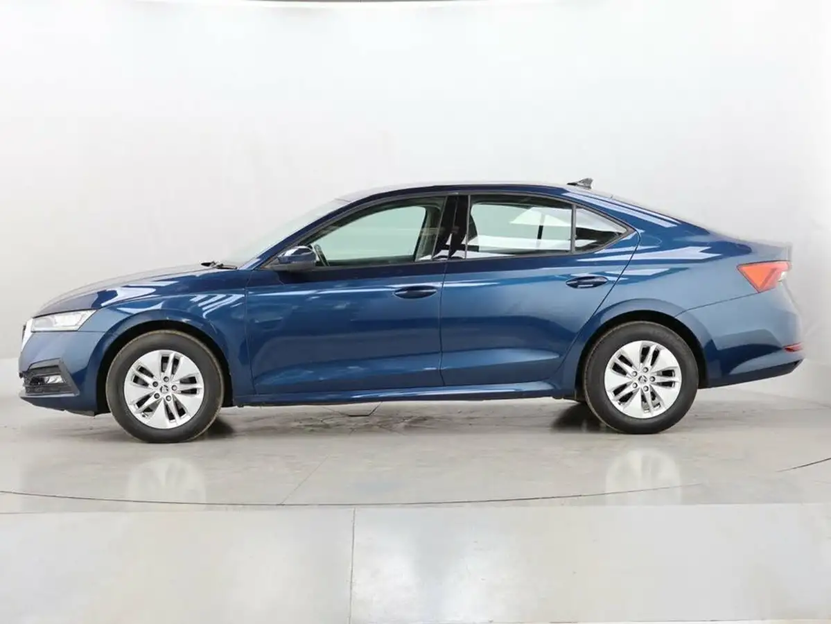 2022-skoda-octavia-15-tsi-se-technology-hatchback-big-5