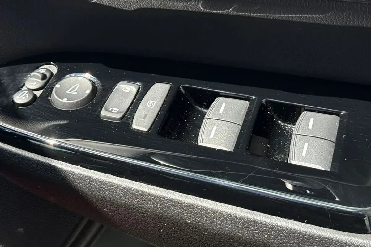 2023-honda-cr-v-20-i-mmd-sr-awd-big-43