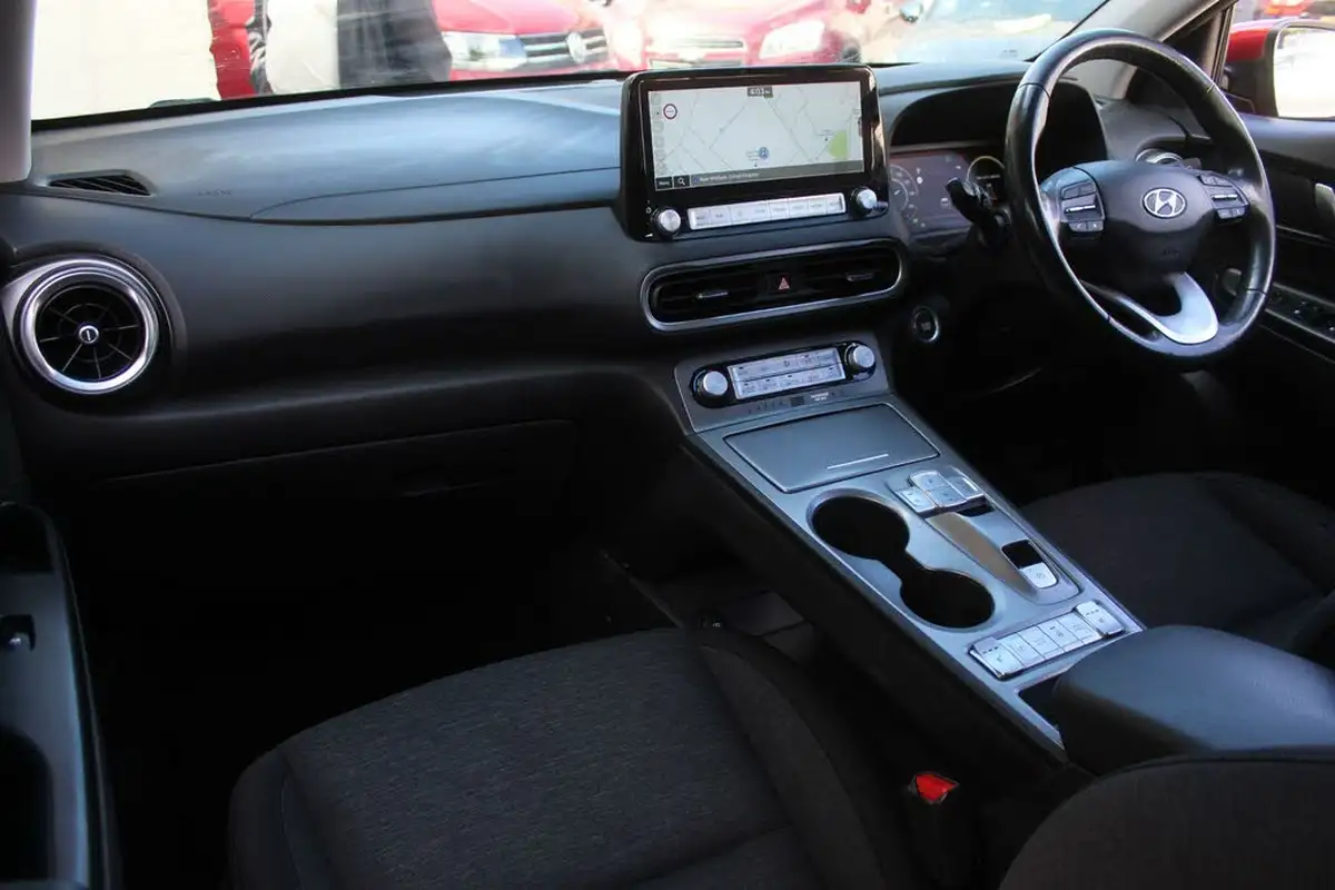 2022-hyundai-kona-e-premium-204ps-64kwh-7kw-obc-big-26