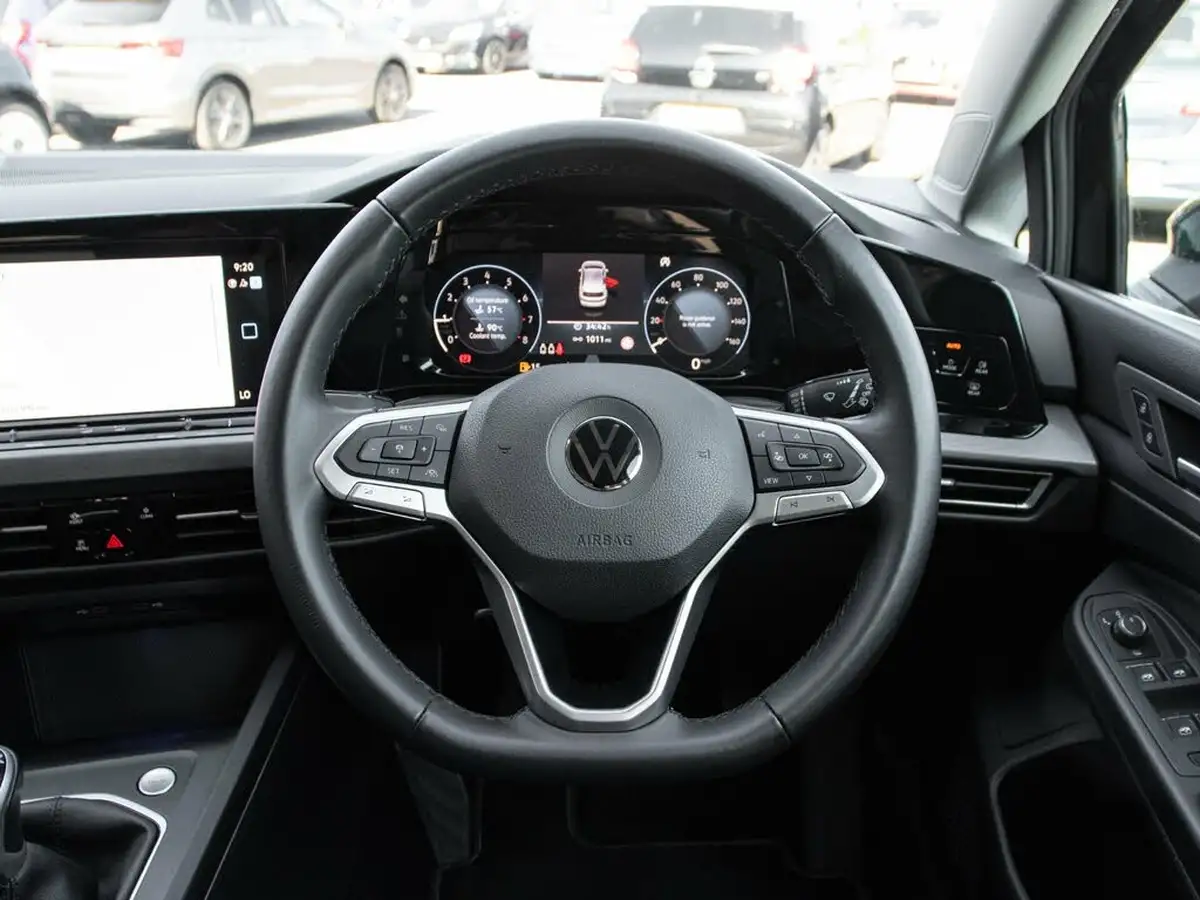 2020-volkswagen-golf-15-tsi-style-150ps-hatchback-big-20