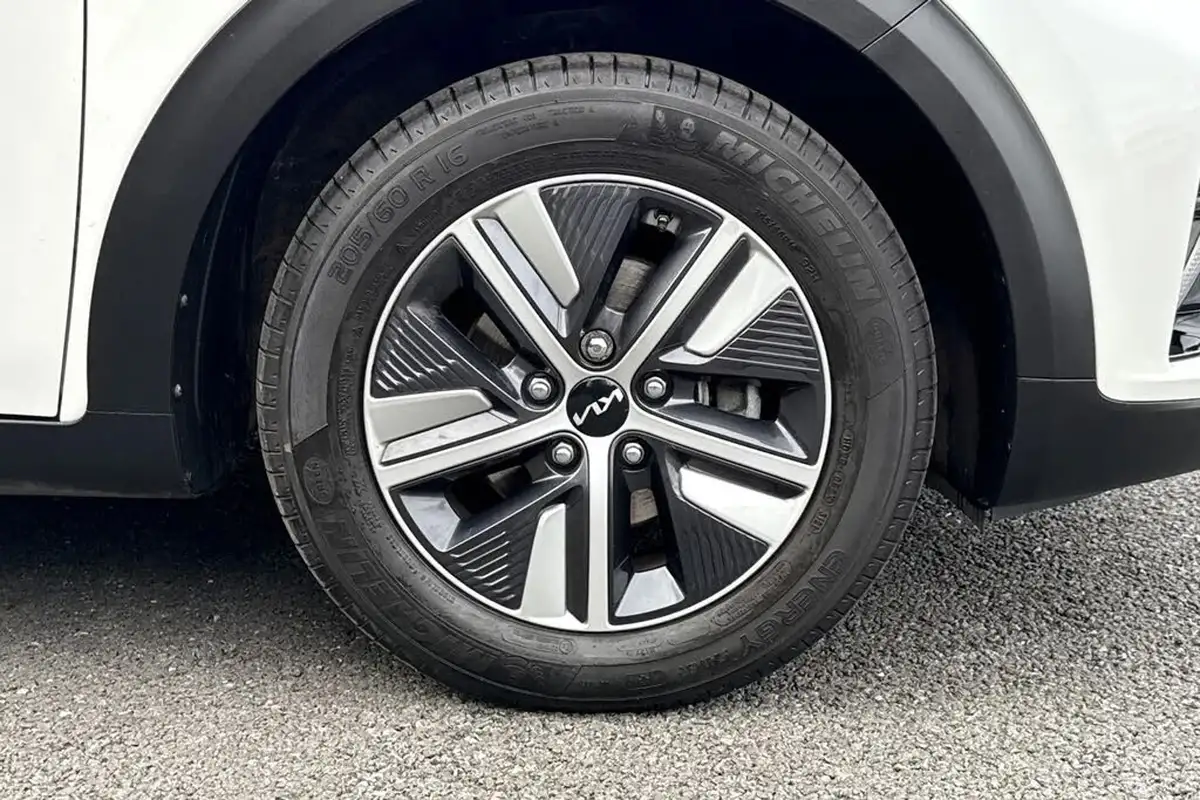 2022-kia-niro-16-gdi-2-139bhp-156kwh-big-9