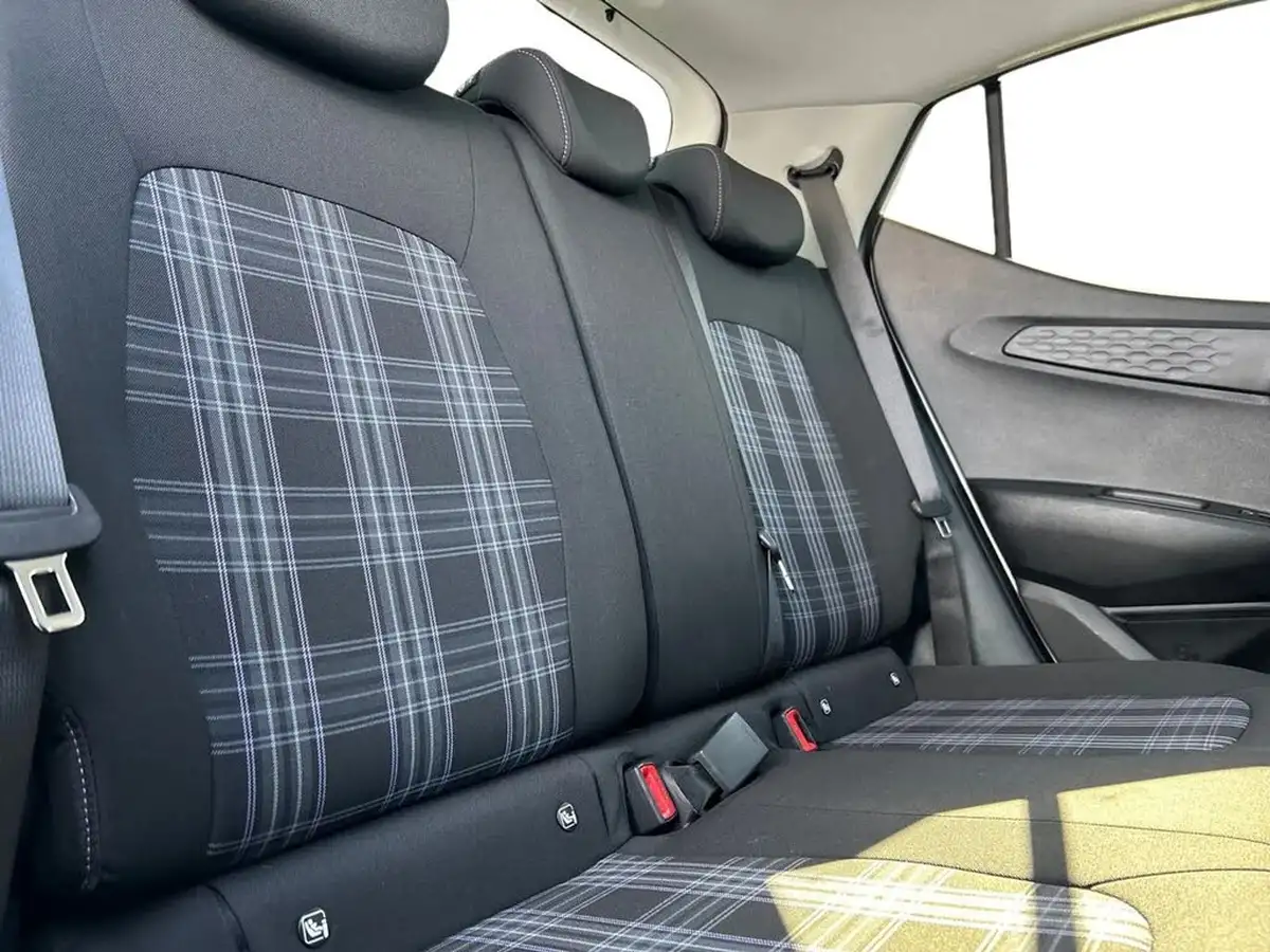 2024-hyundai-i10-10-premium-63ps-auto-big-8