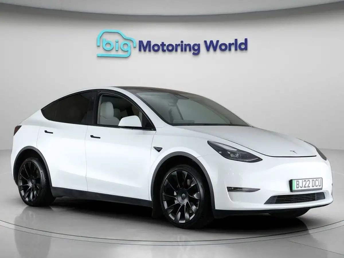 2022-tesla-model-y-e-long-range-big-0