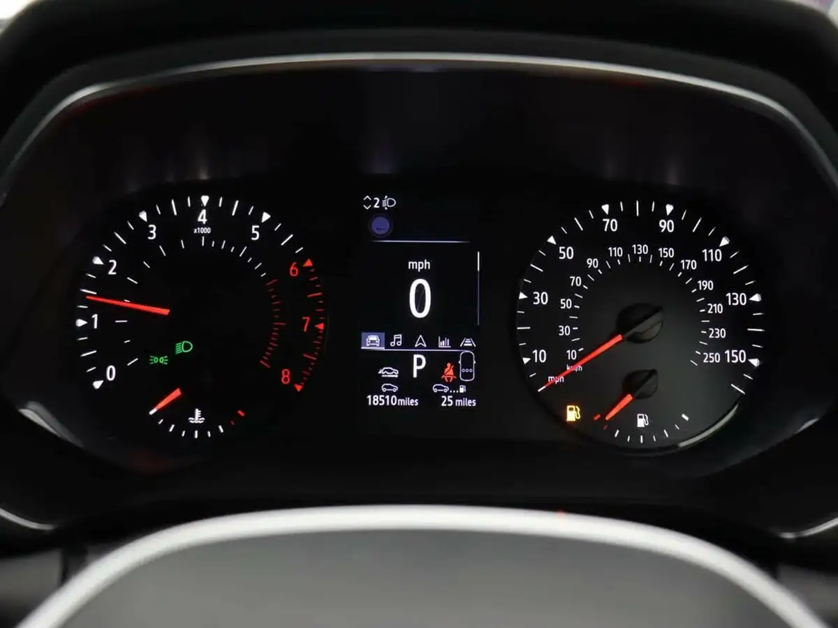 2022-renault-captur-13-tce-iconic-edition-edc-auto-big-10