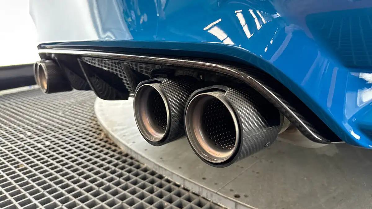 2020-bmw-4-series-30-m4-m-heritage-edition-big-22