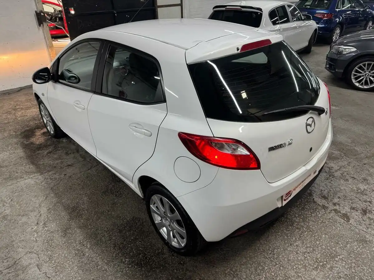 2009-mazda-mazda2-13-ts2-5d-big-7