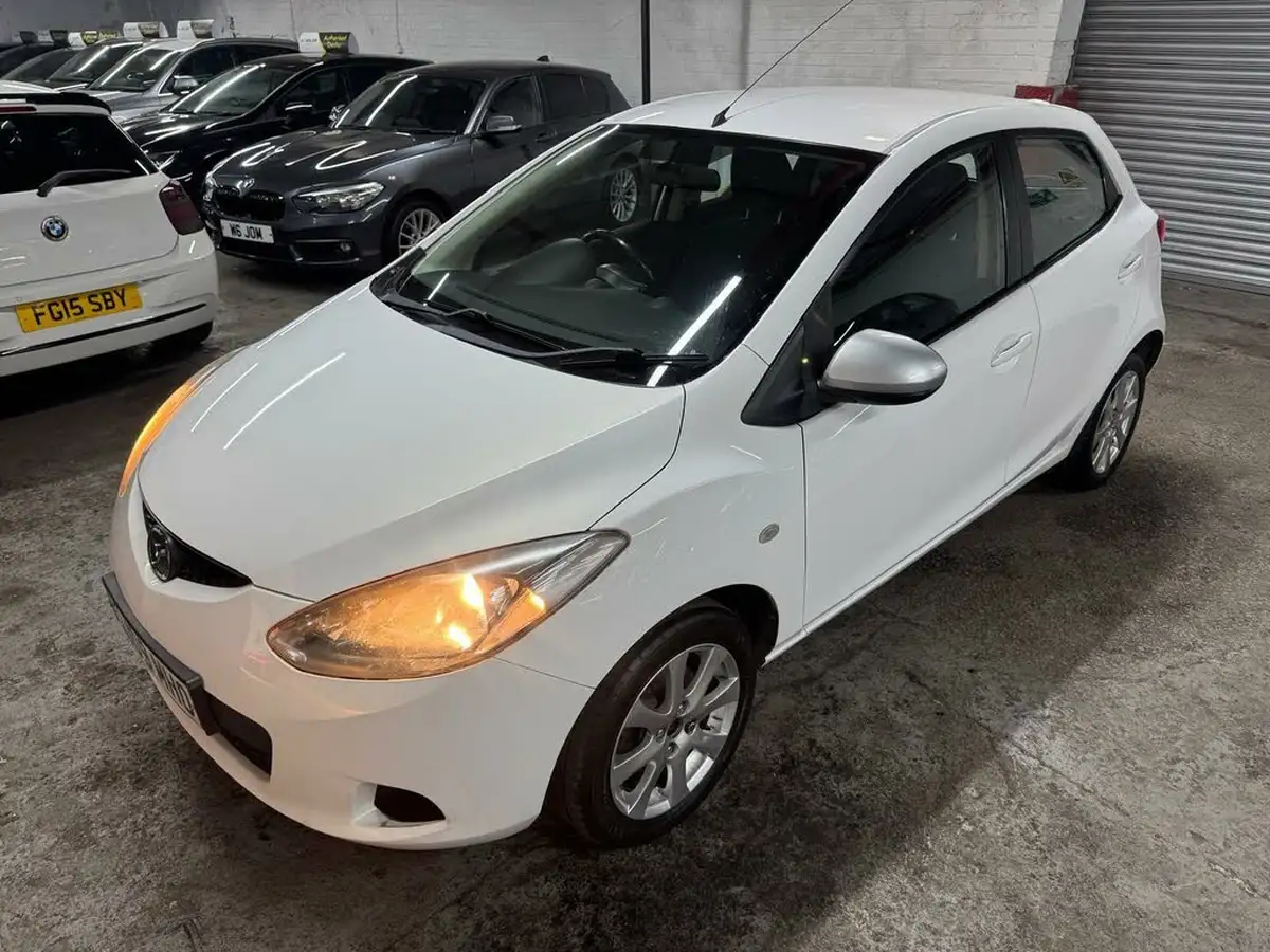 2009-mazda-mazda2-13-ts2-5d-big-3